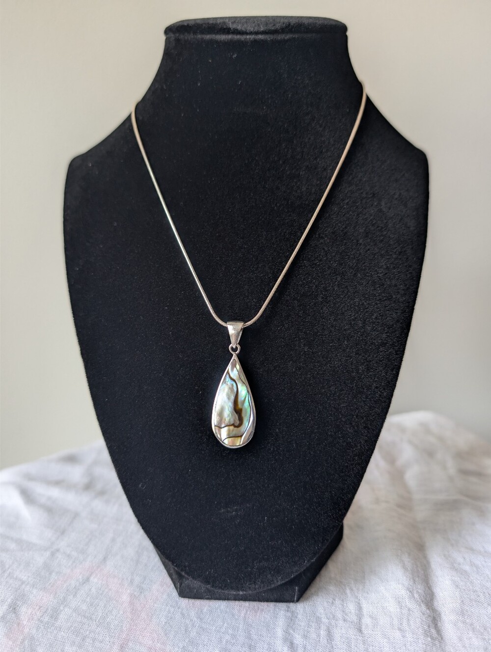Vintage 925 Sterling Silver Iridescent Abalone Pear Pendant & Italian Snake Chai